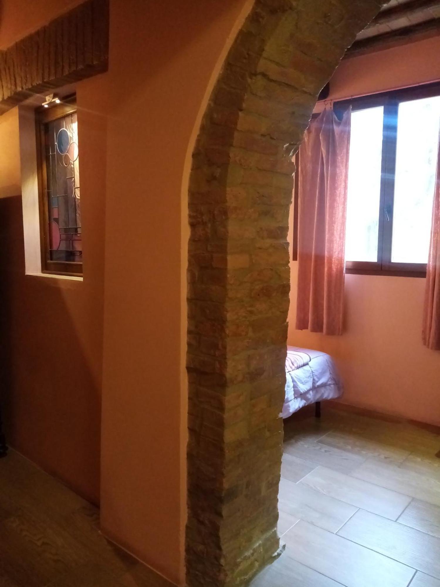 Agriturismo La Torre Di Monsindoli Bauernhof *